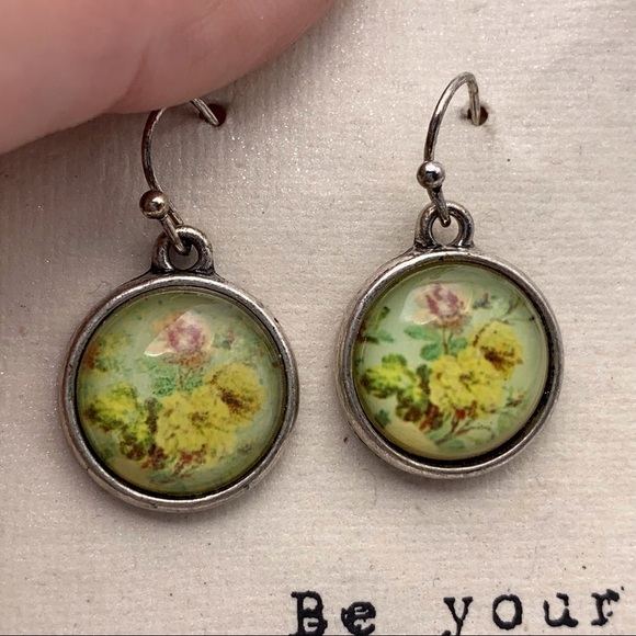 Small Floral Dangle Earrings - Picture 5 of 6
